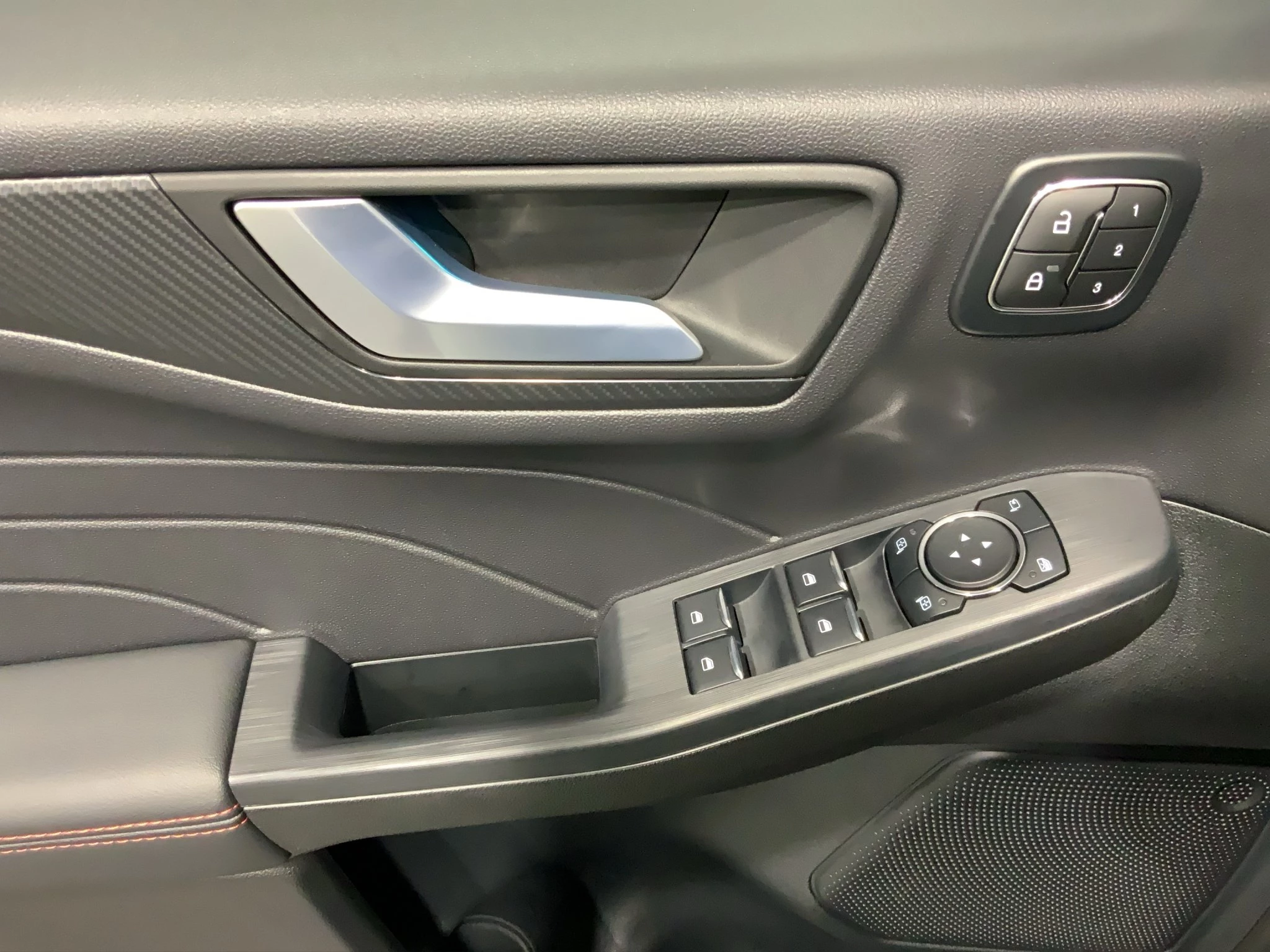 Ford Kuga ST-Line X Aut.*360GRAD*LED-MATRIX*NAVI*GRA*WINTER-PKT.