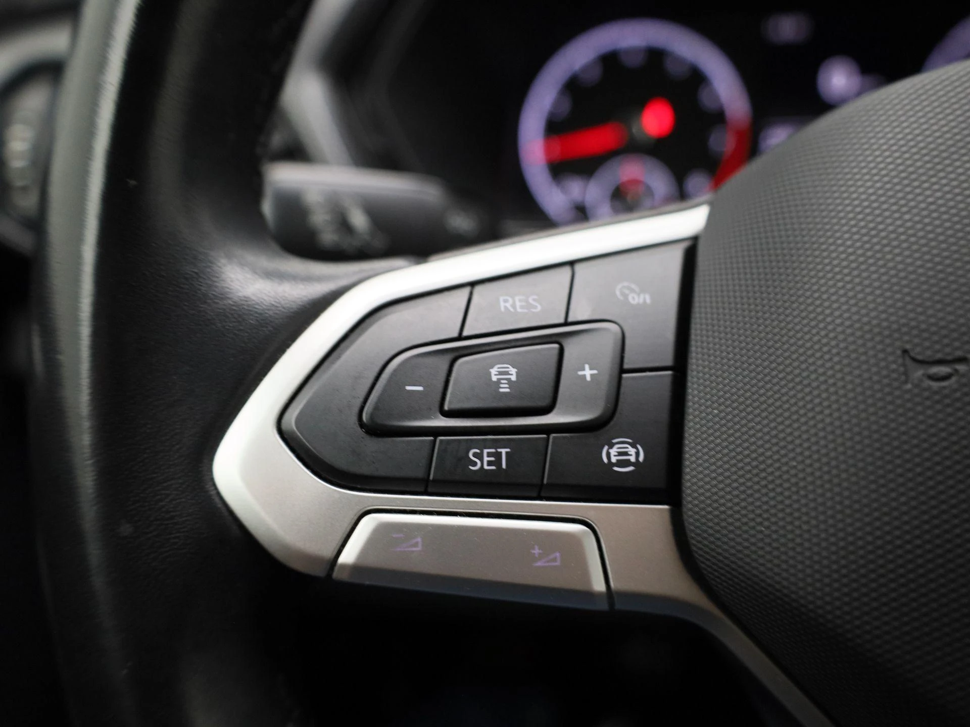 Volkswagen-T-Cross-image-17