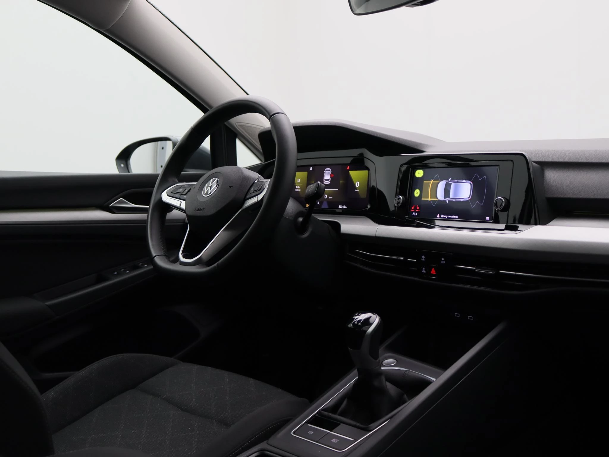 Volkswagen-Golf-image-27