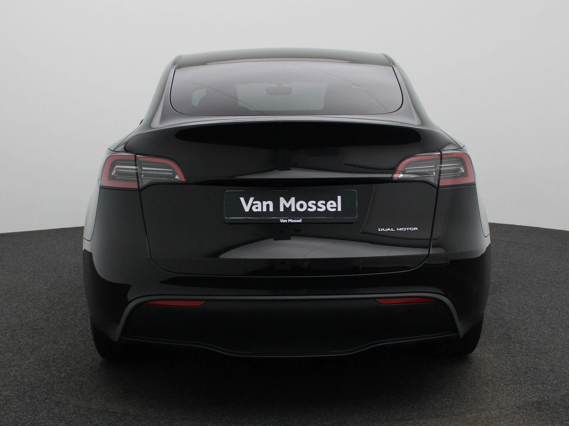 Tesla-Model Y-image-5