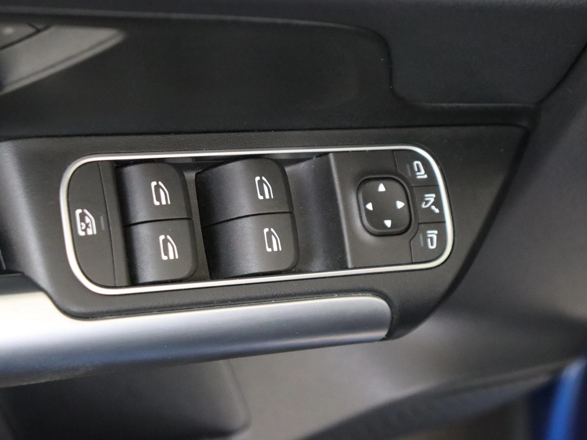 Mercedes-Benz-GLA-image-24
