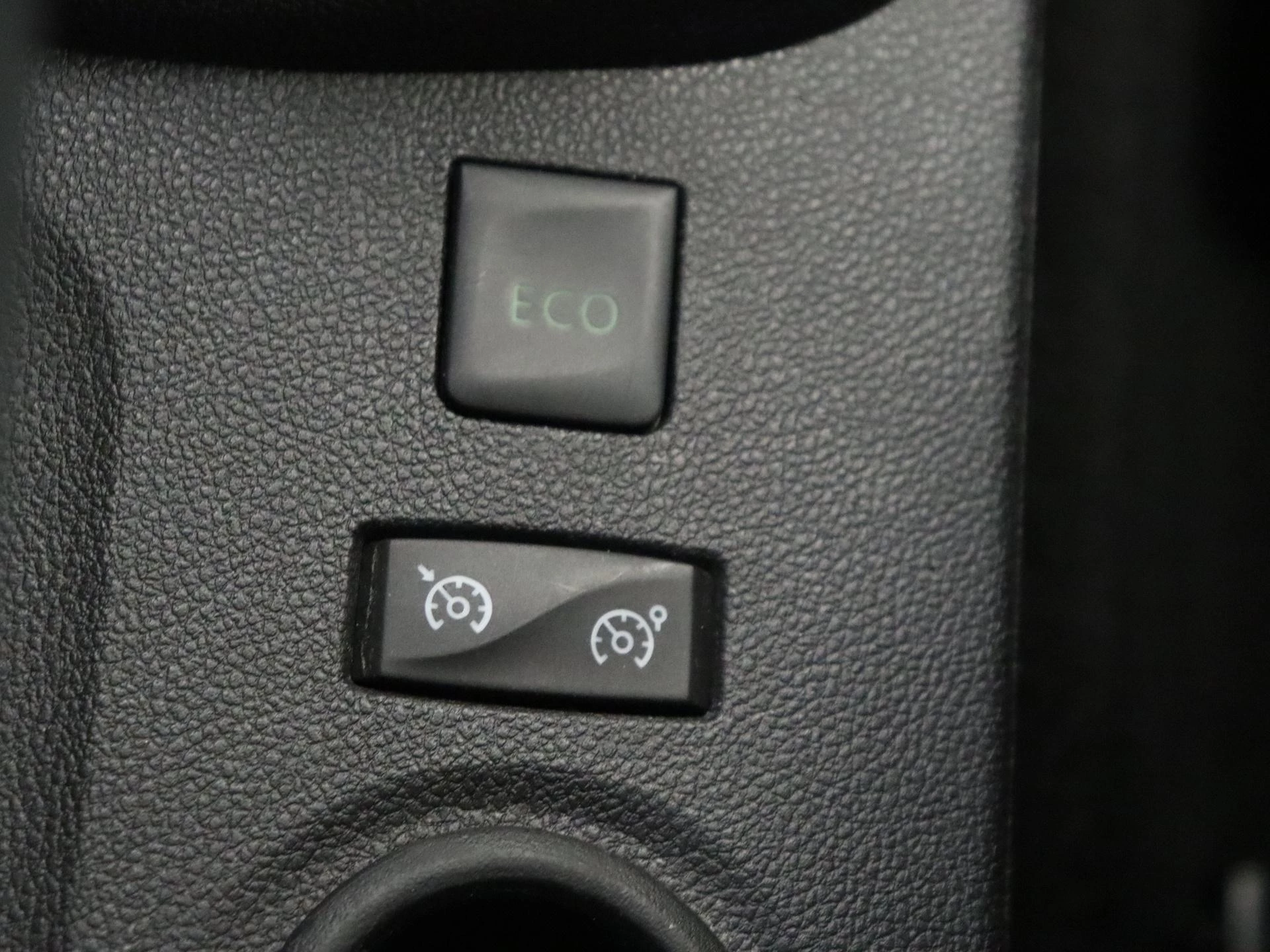 Renault-Captur-image-20