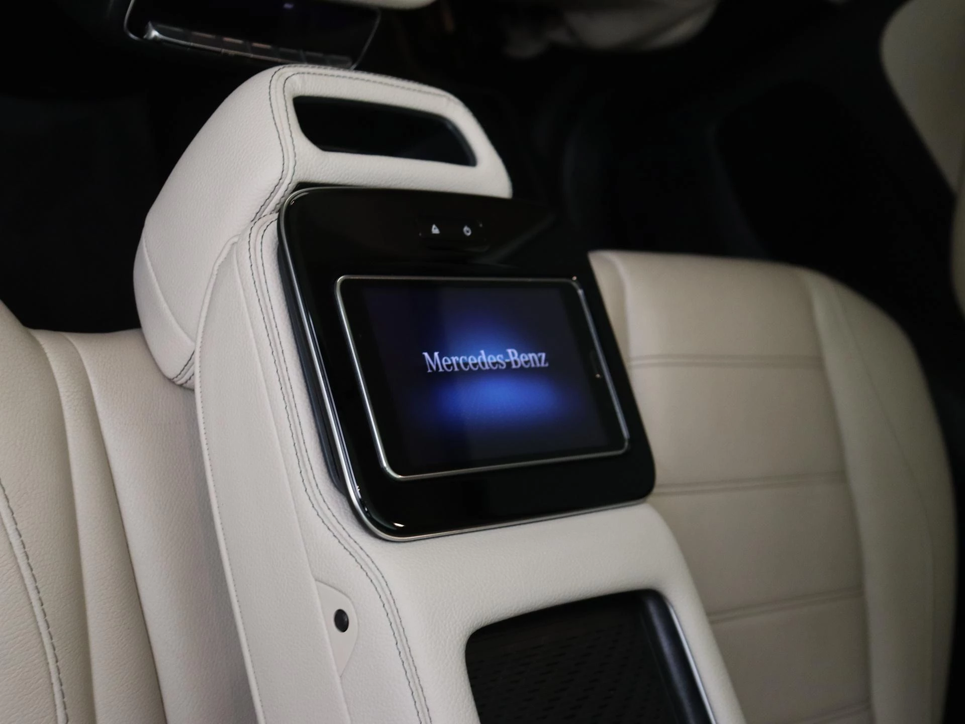 Mercedes-Benz-GLE-image-13