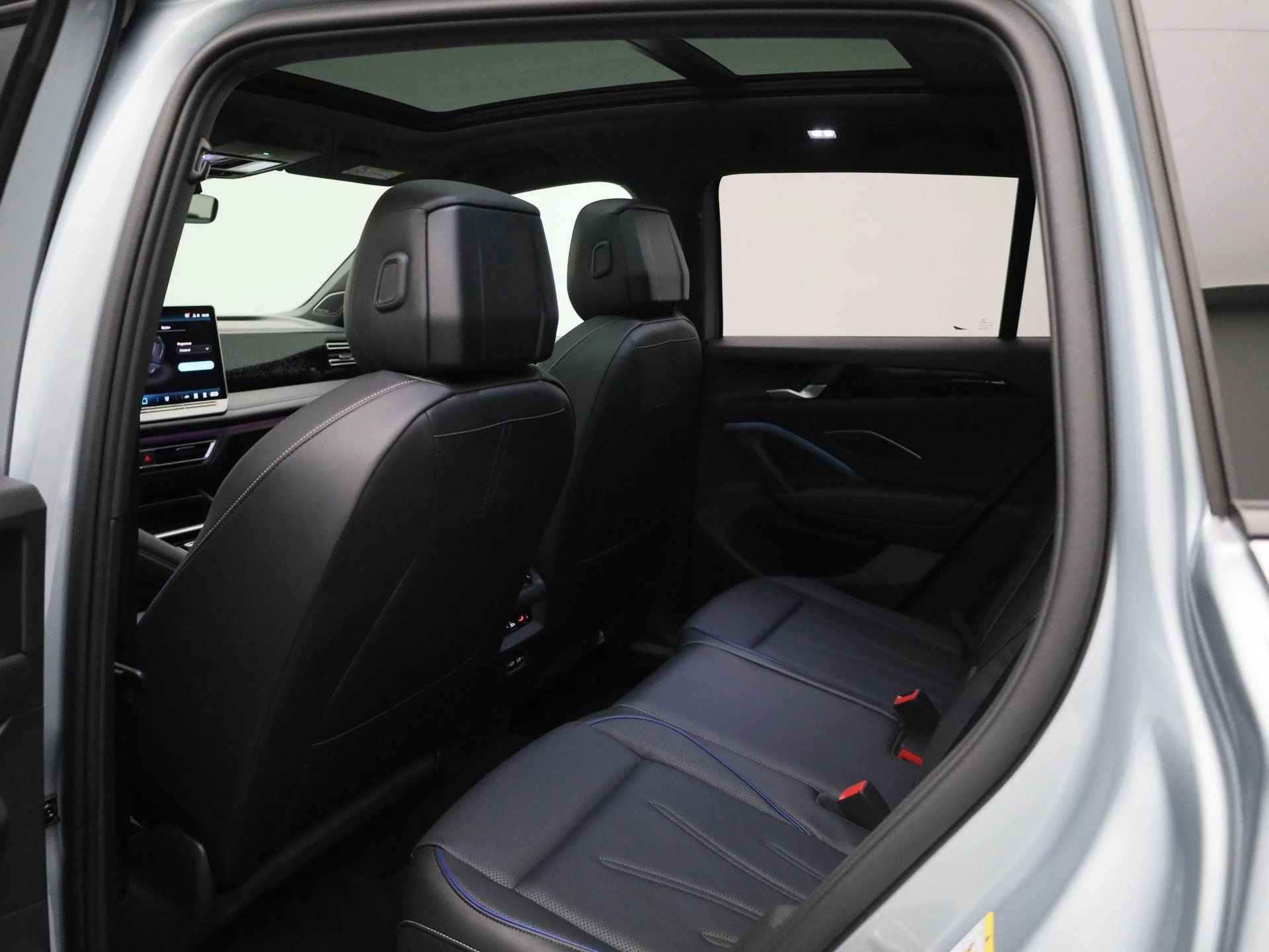 Volkswagen-Tiguan-image-9
