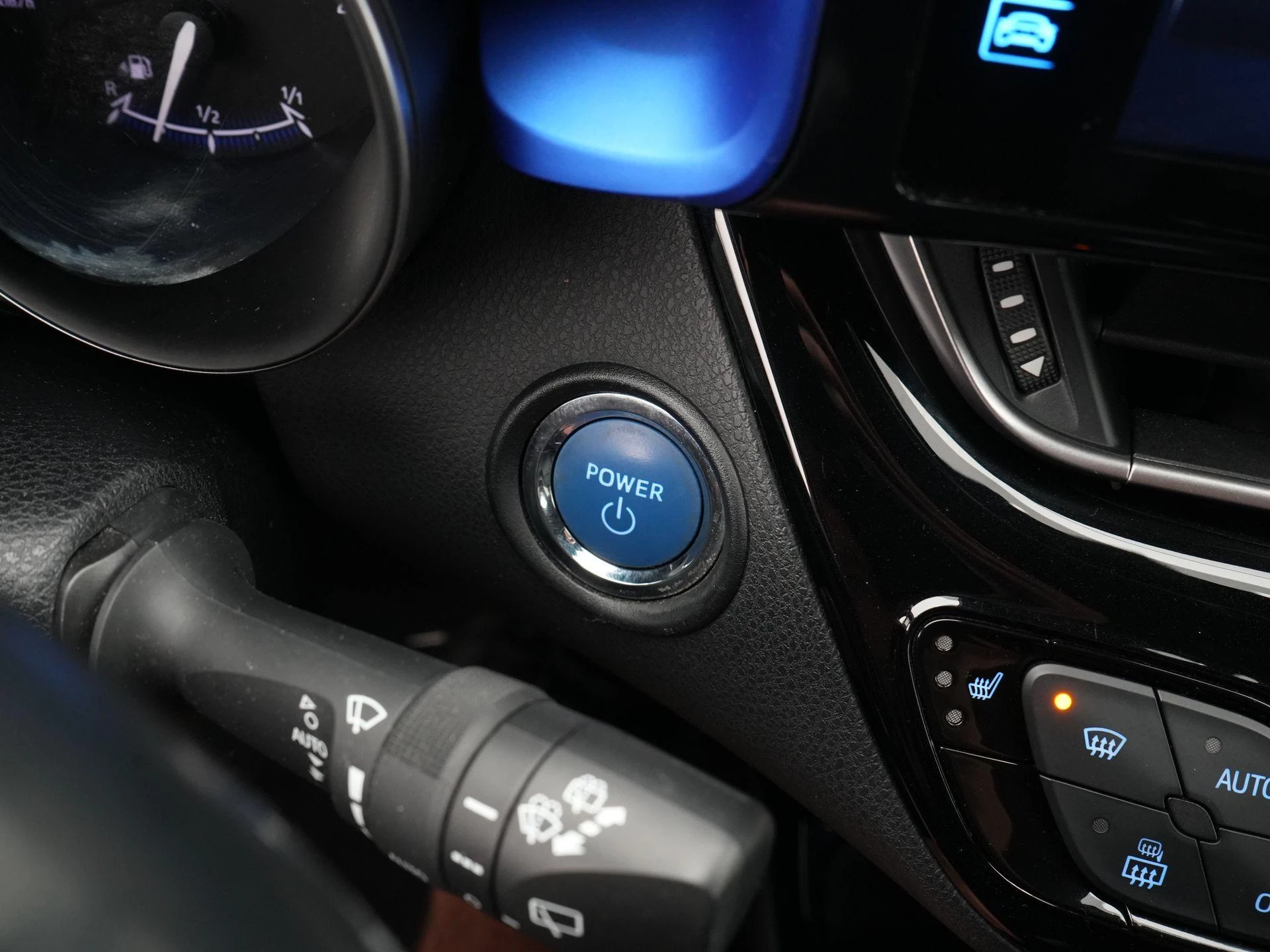 Toyota C-HR 1.8 Hybrid Bi-Tone