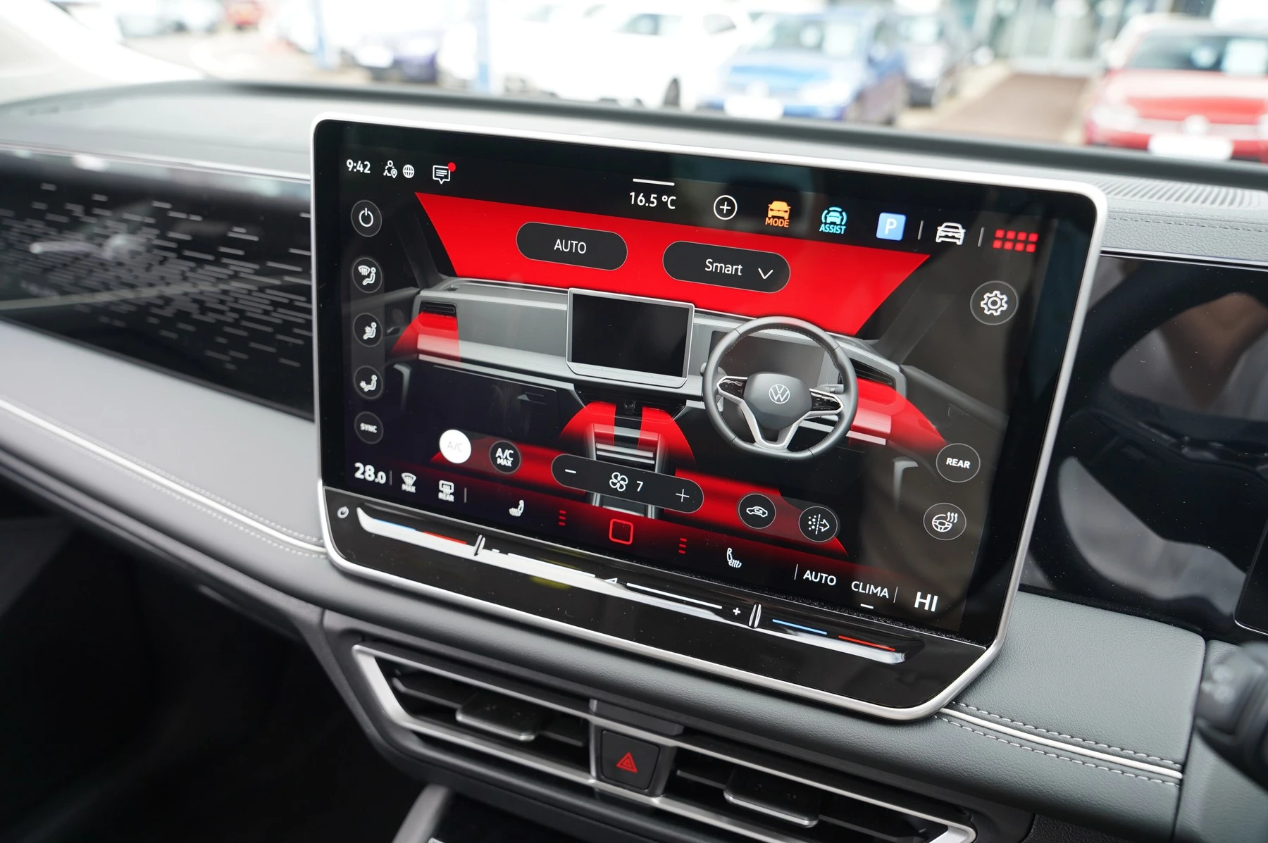 Volkswagen-Tiguan-image-24
