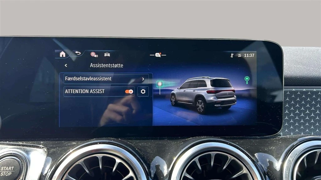 Mercedes-Benz-EQB-image-17