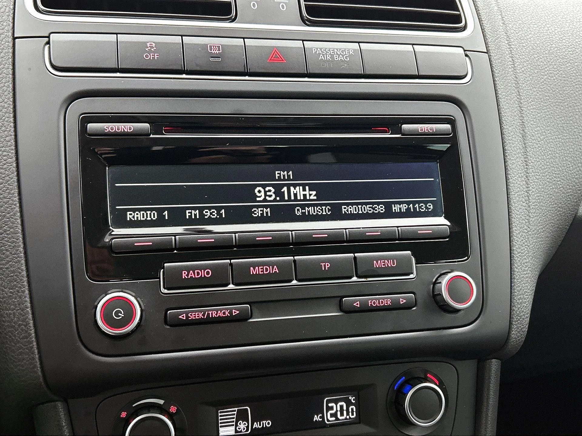 Volkswagen-Polo-image-26