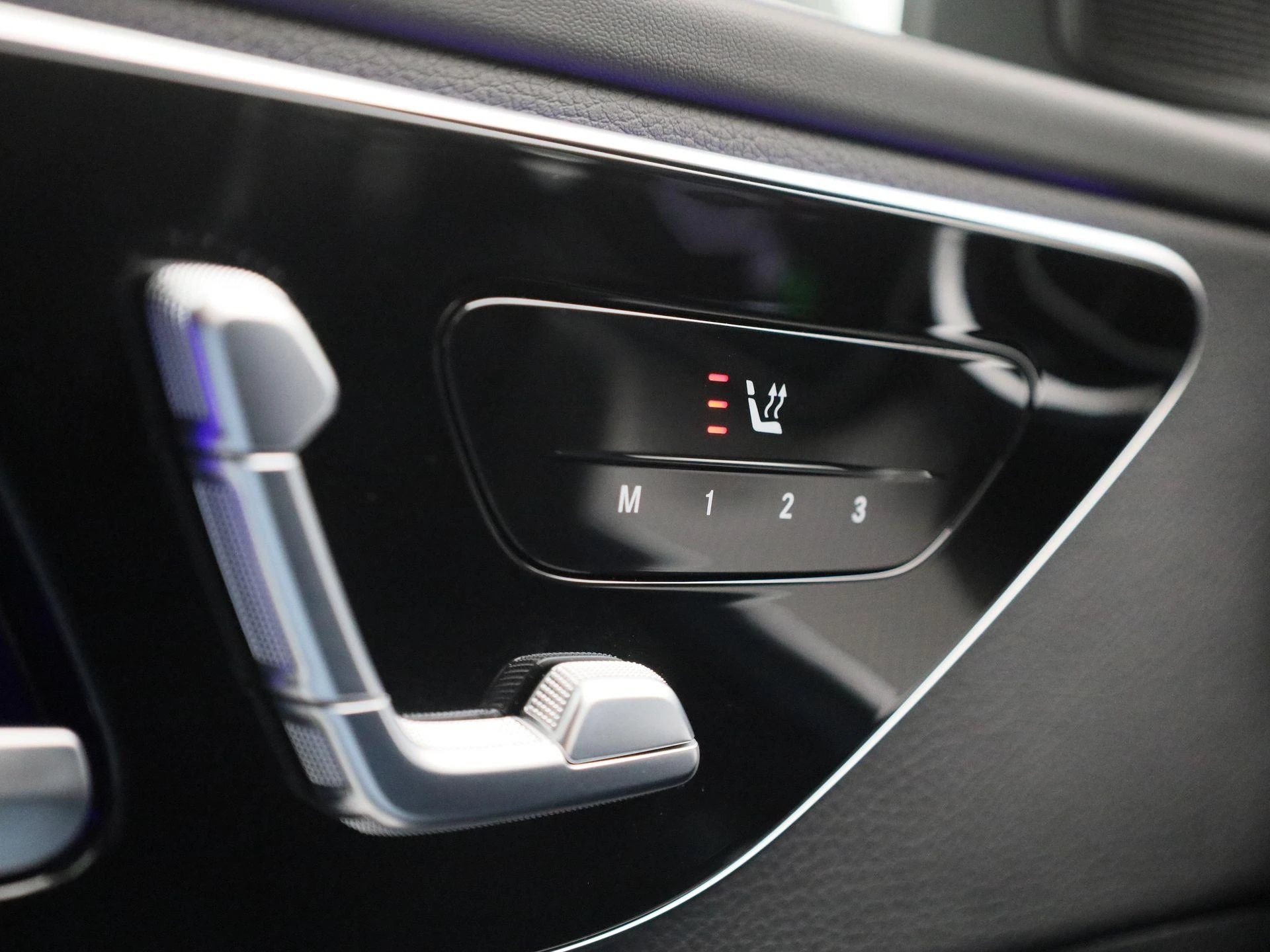 Mercedes-Benz-C-Klasse-image-29