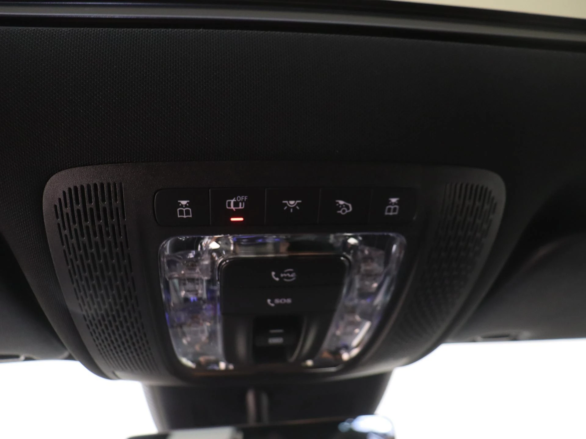Mercedes-Benz-EQA-image-23