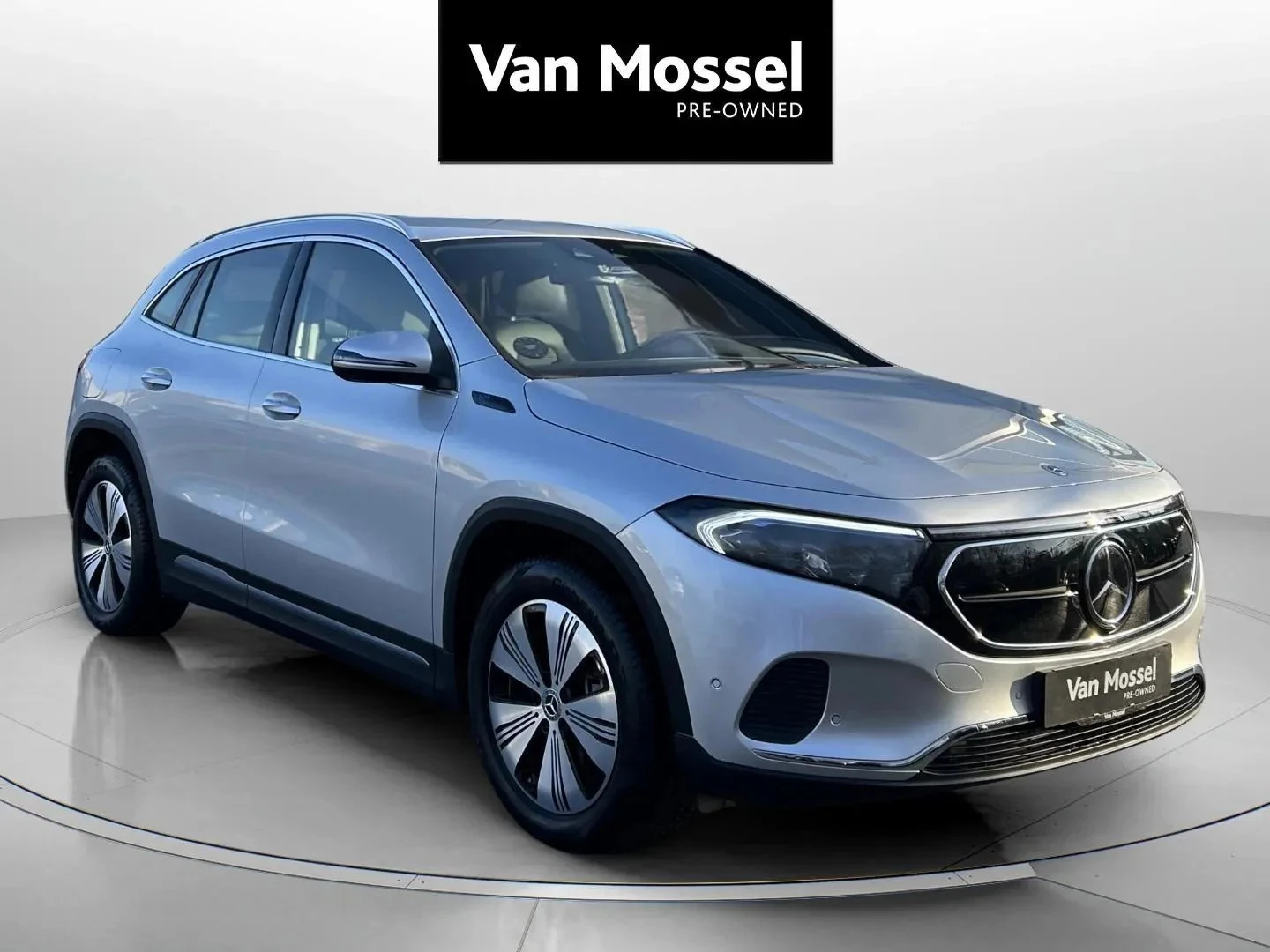 Mercedes-Benz-EQA-image-3