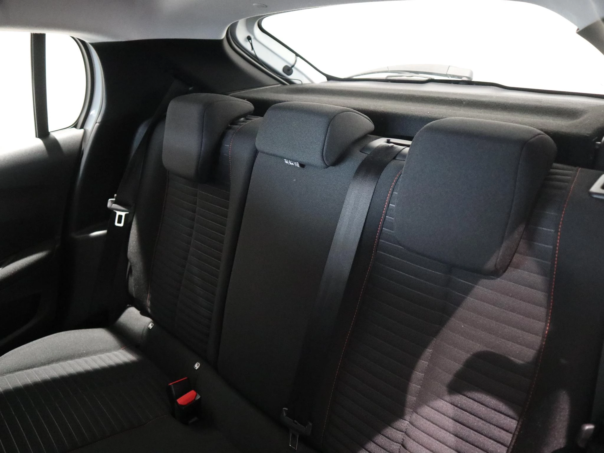 Peugeot-208-image-8