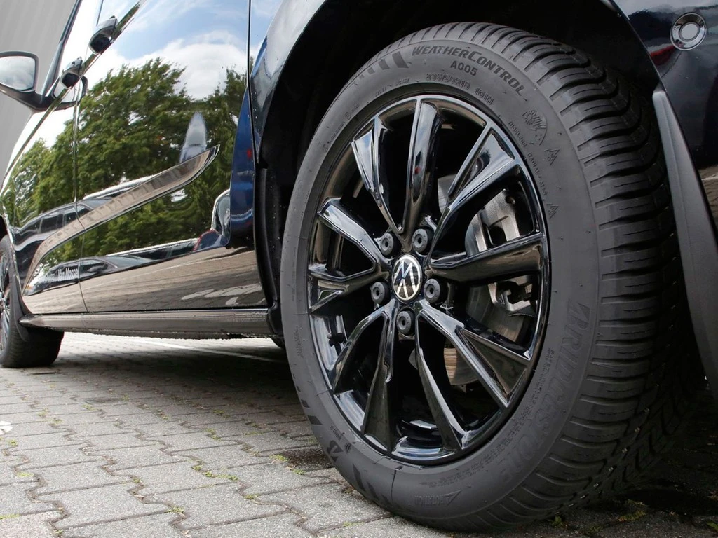 Volkswagen-Multivan-image-4