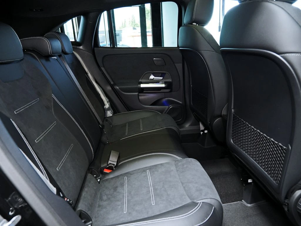 Mercedes-Benz-GLA 200 d-image-10