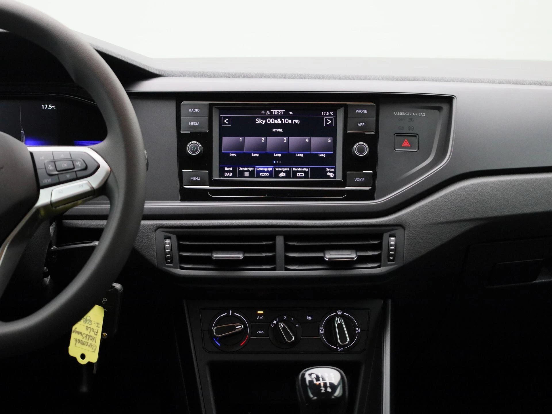Volkswagen-Polo-image-8