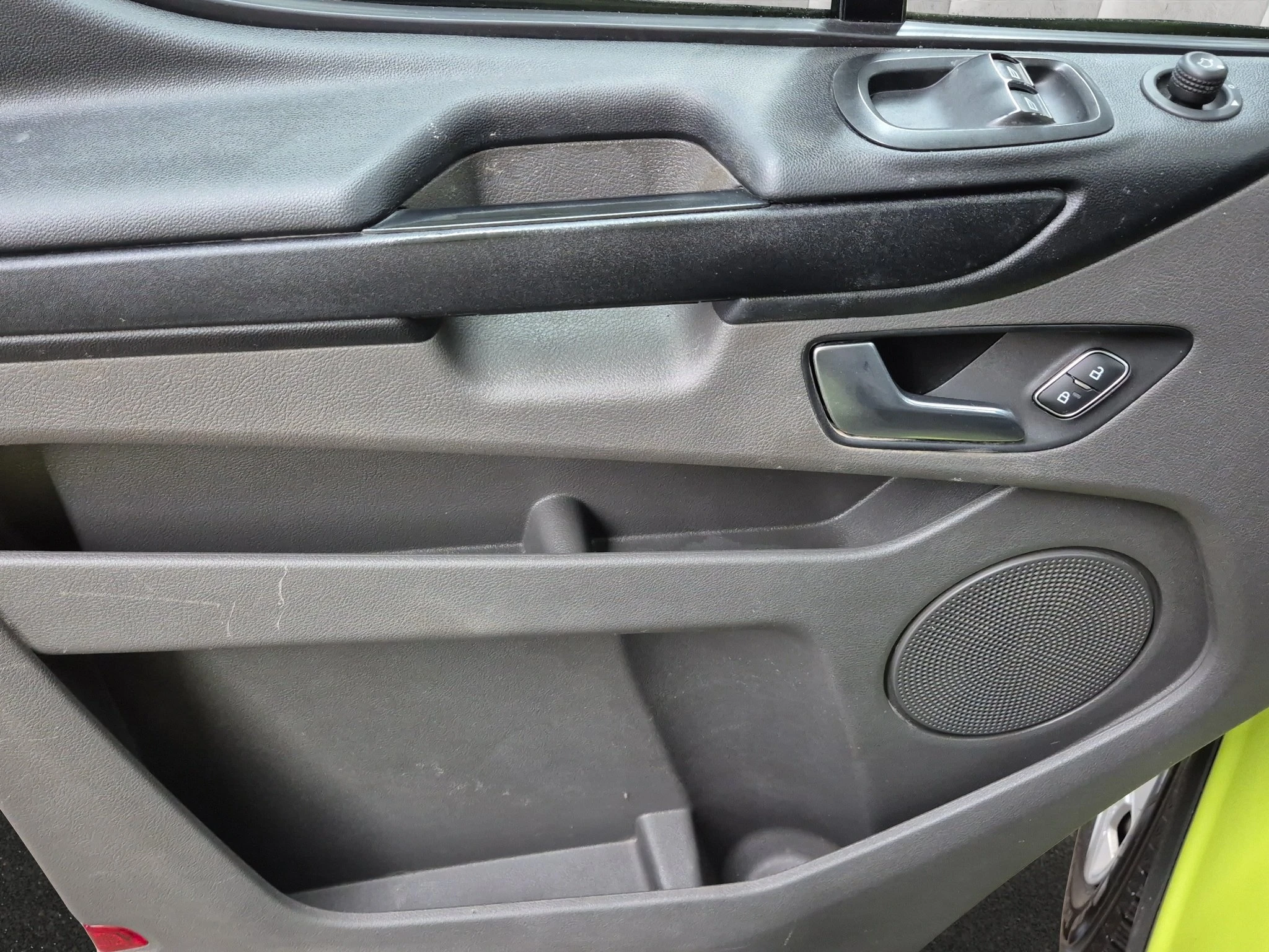 Ford-Transit Custom-image-15