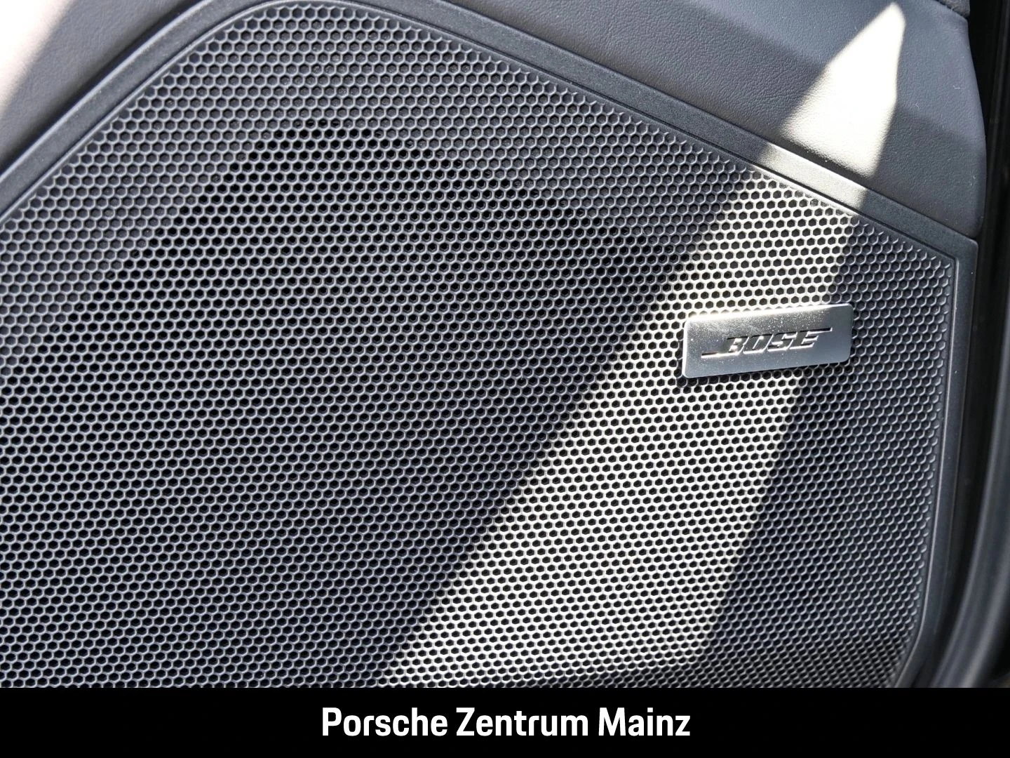 Porsche-Cayenne-image-30