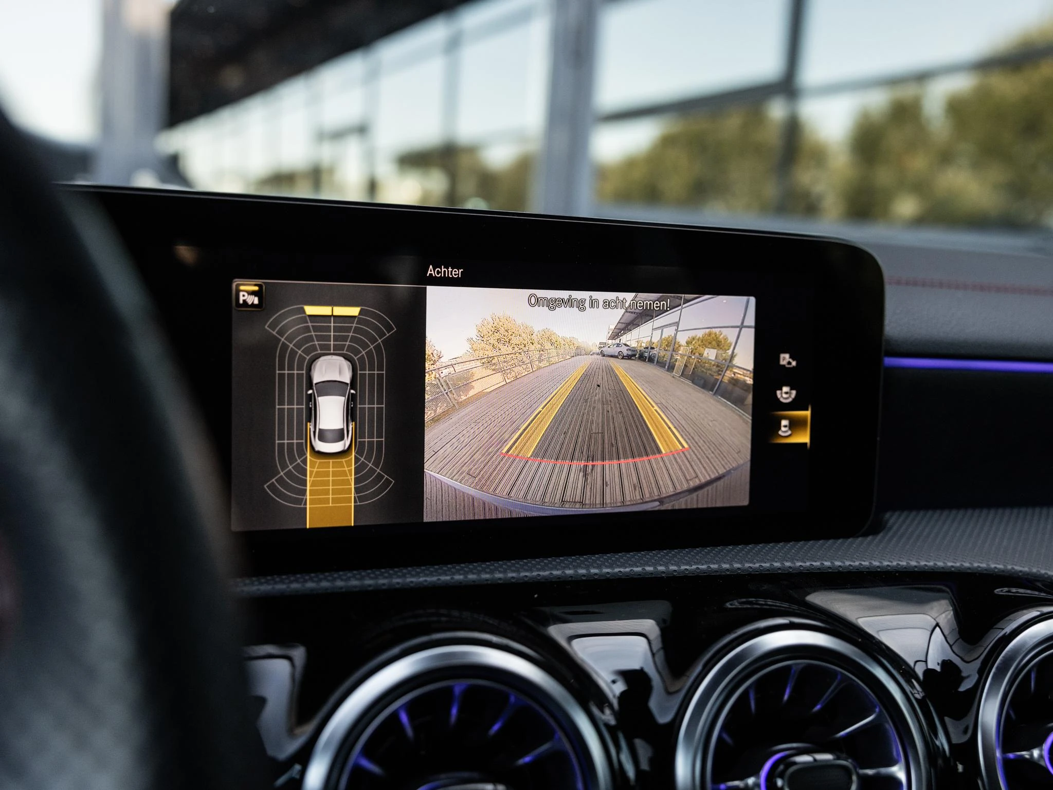 Mercedes-Benz-CLA-image-46