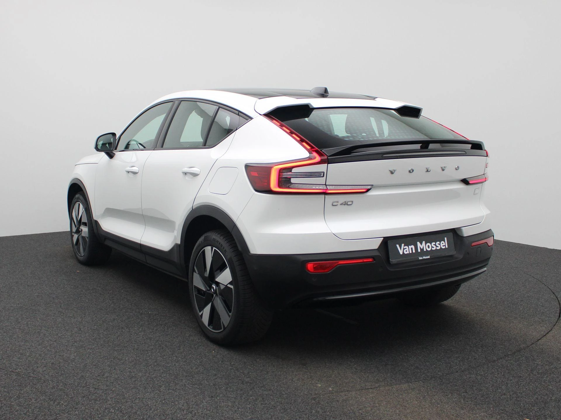 Volvo-C40-image-1