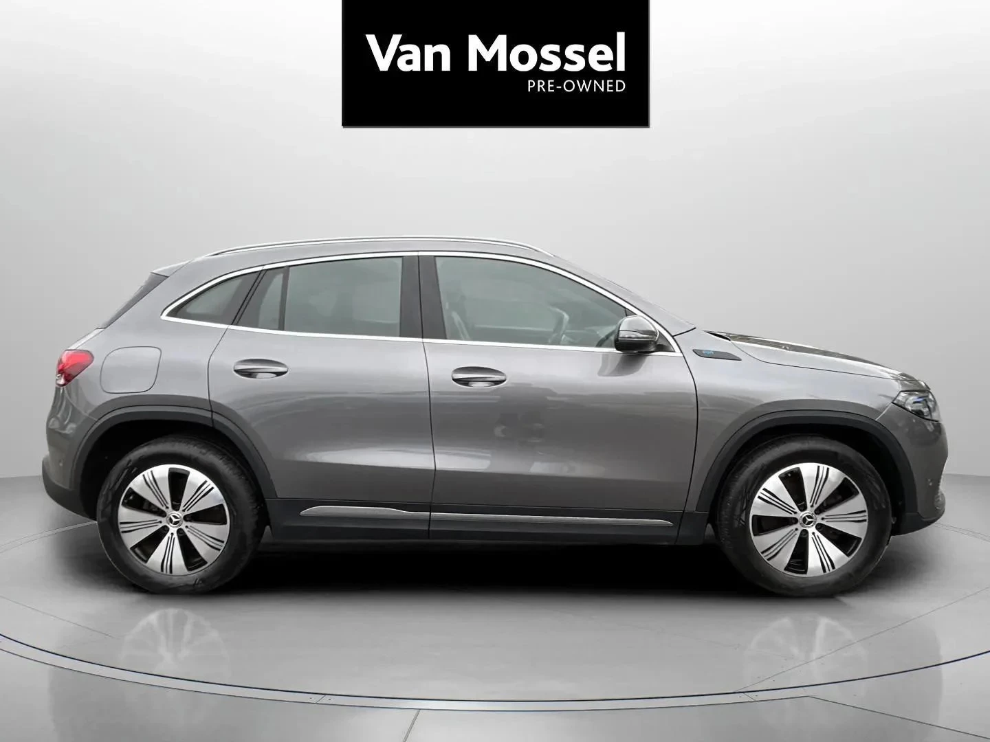 Mercedes-Benz-EQA-image-3