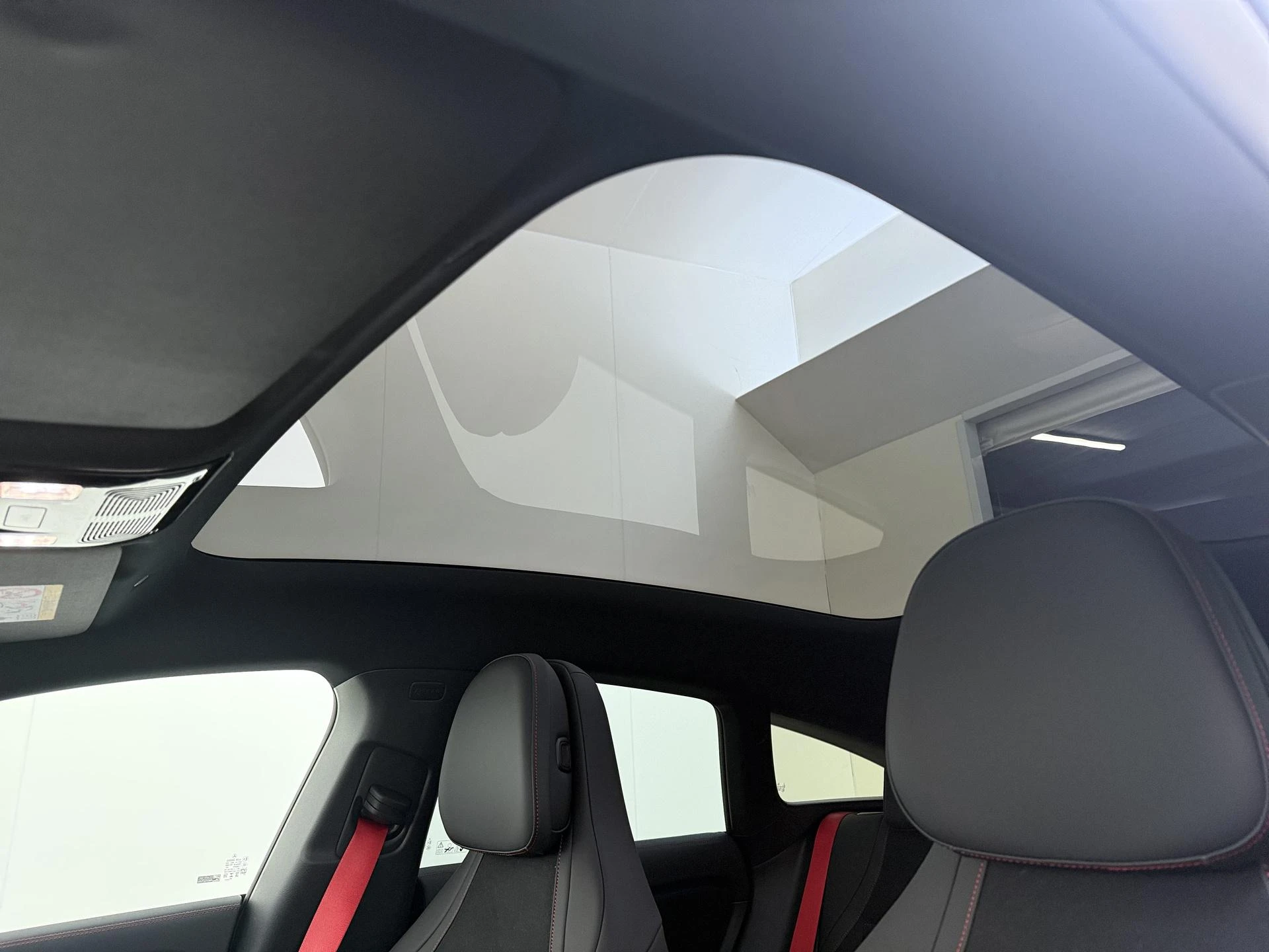 Mercedes-Benz-CLA-image-25