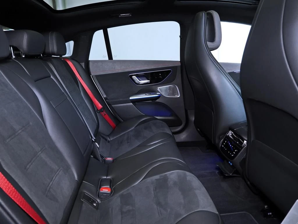 Mercedes-AMG-EQE 43 AMG-image-15