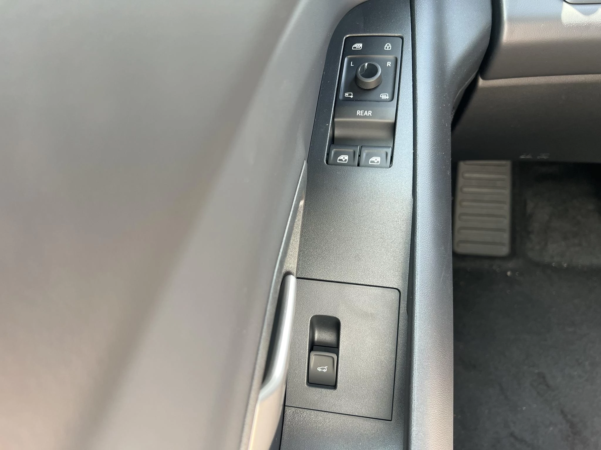 Ford Explorer Collection RWD