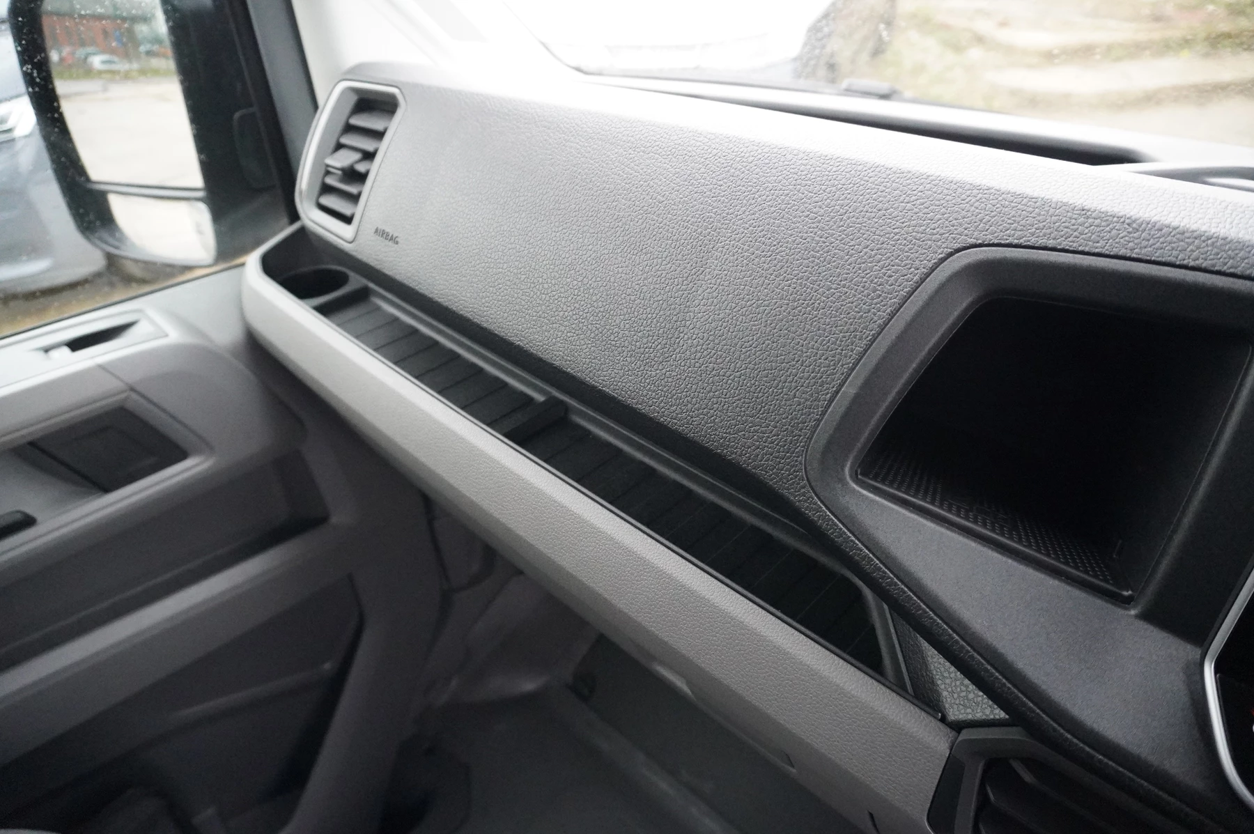 Volkswagen-California-image-23