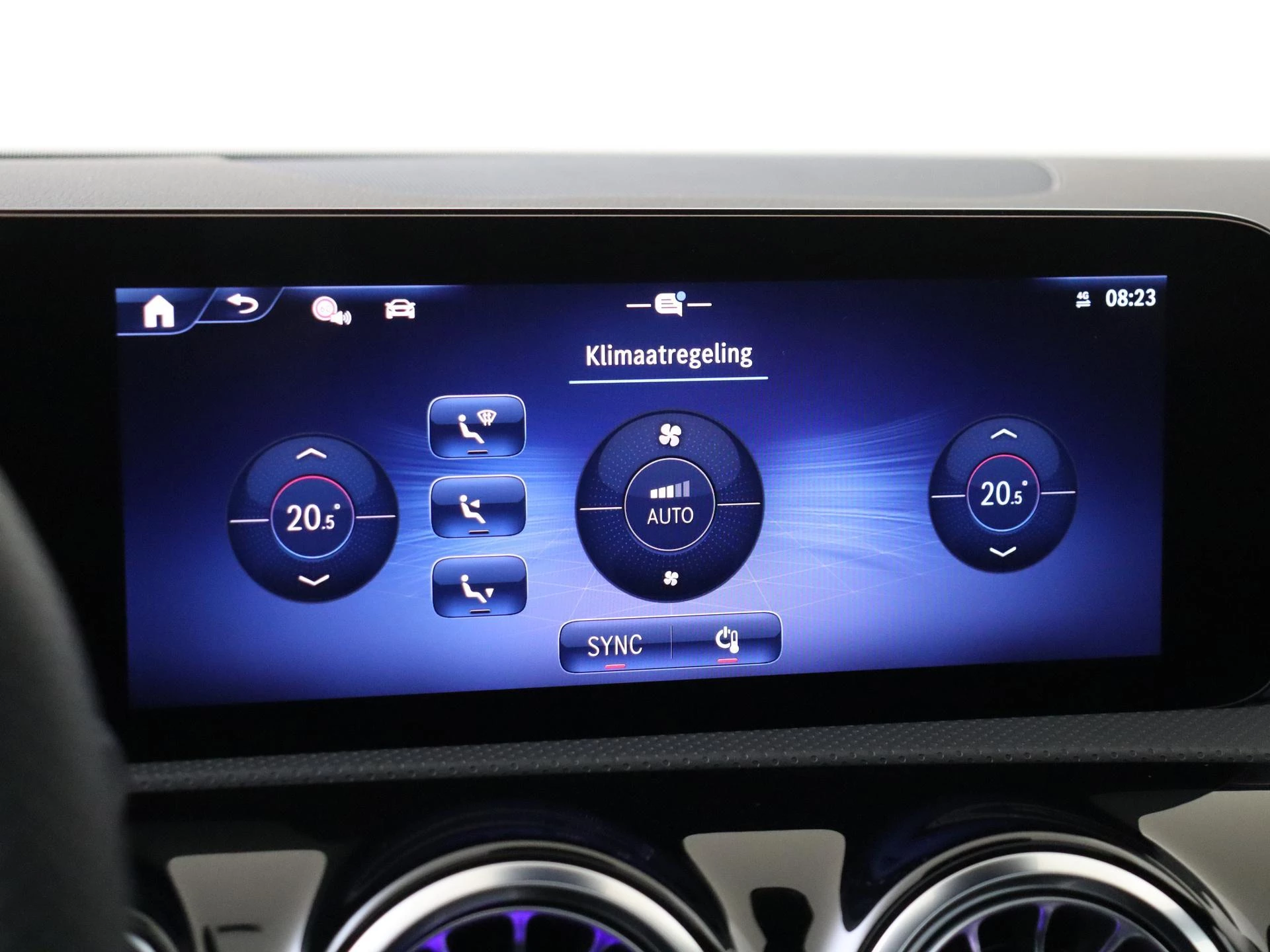 Mercedes-Benz-CLA-image-17