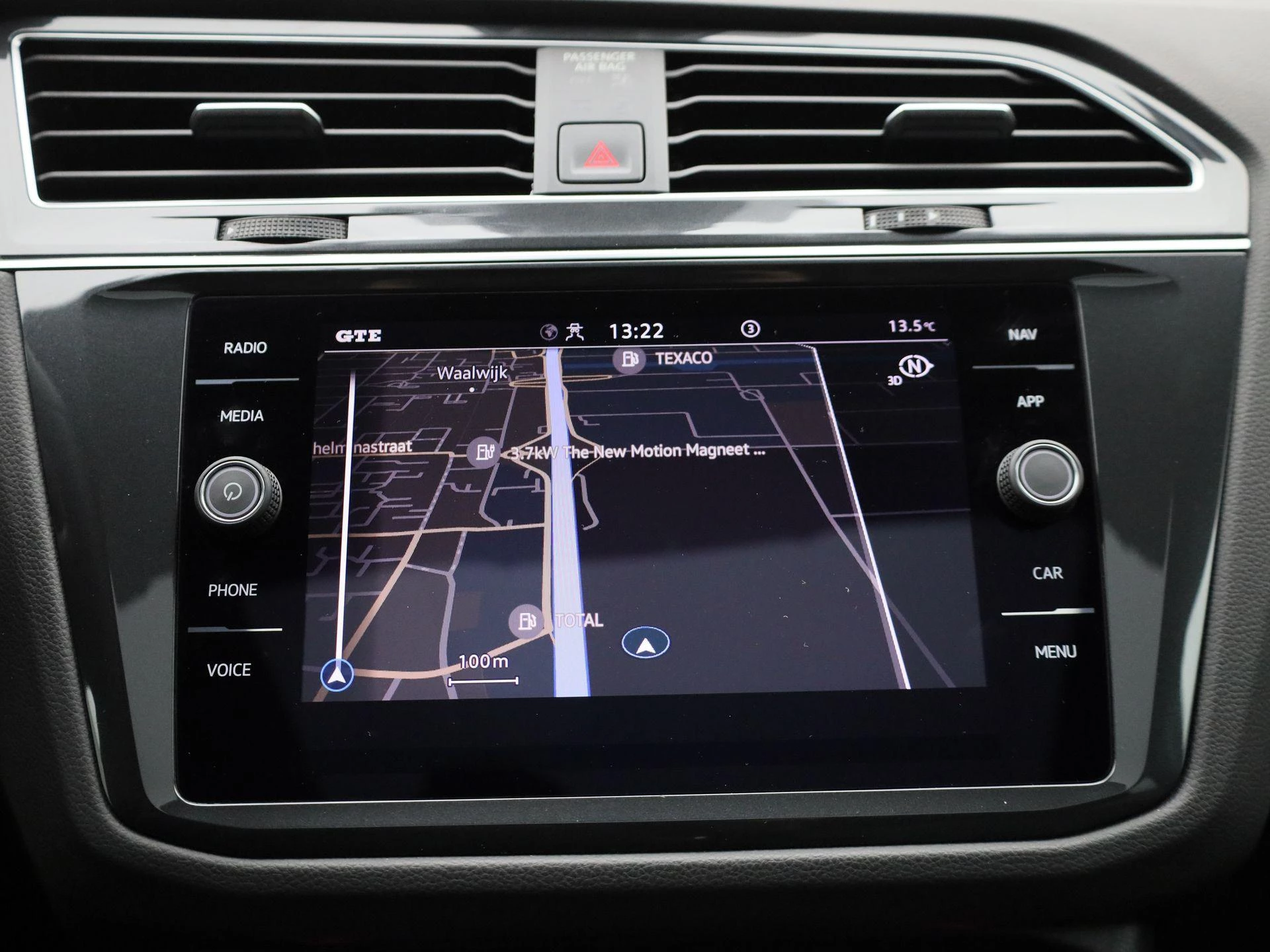 Volkswagen-Tiguan-image-16