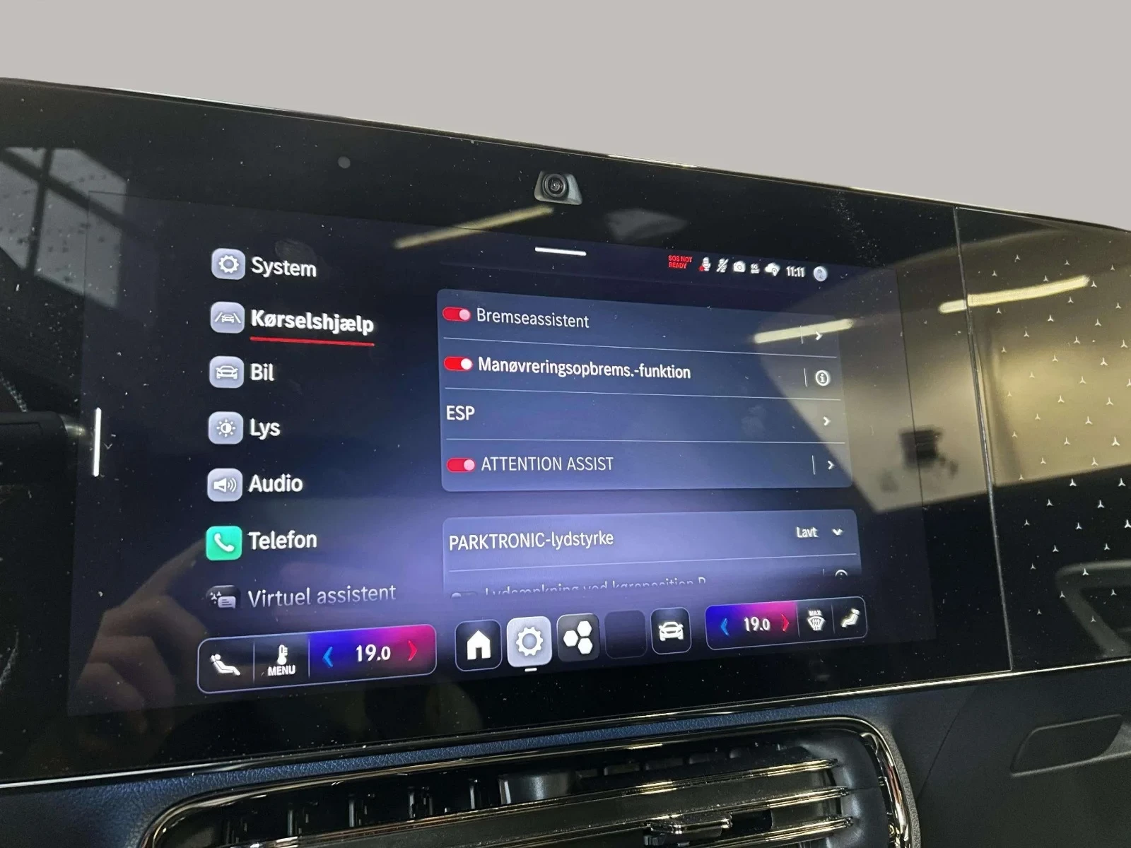 Mercedes-Benz-CLA-image-18