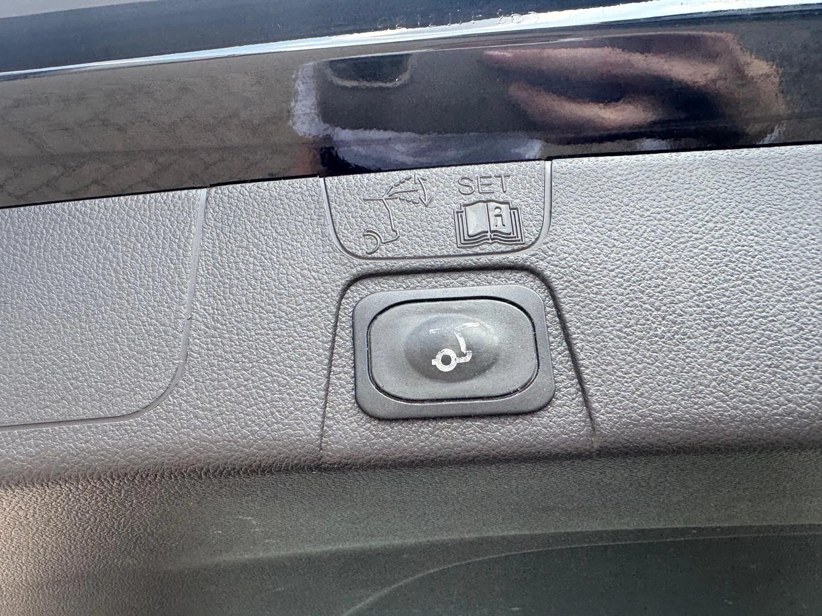 Ford-C-MAX-image-24