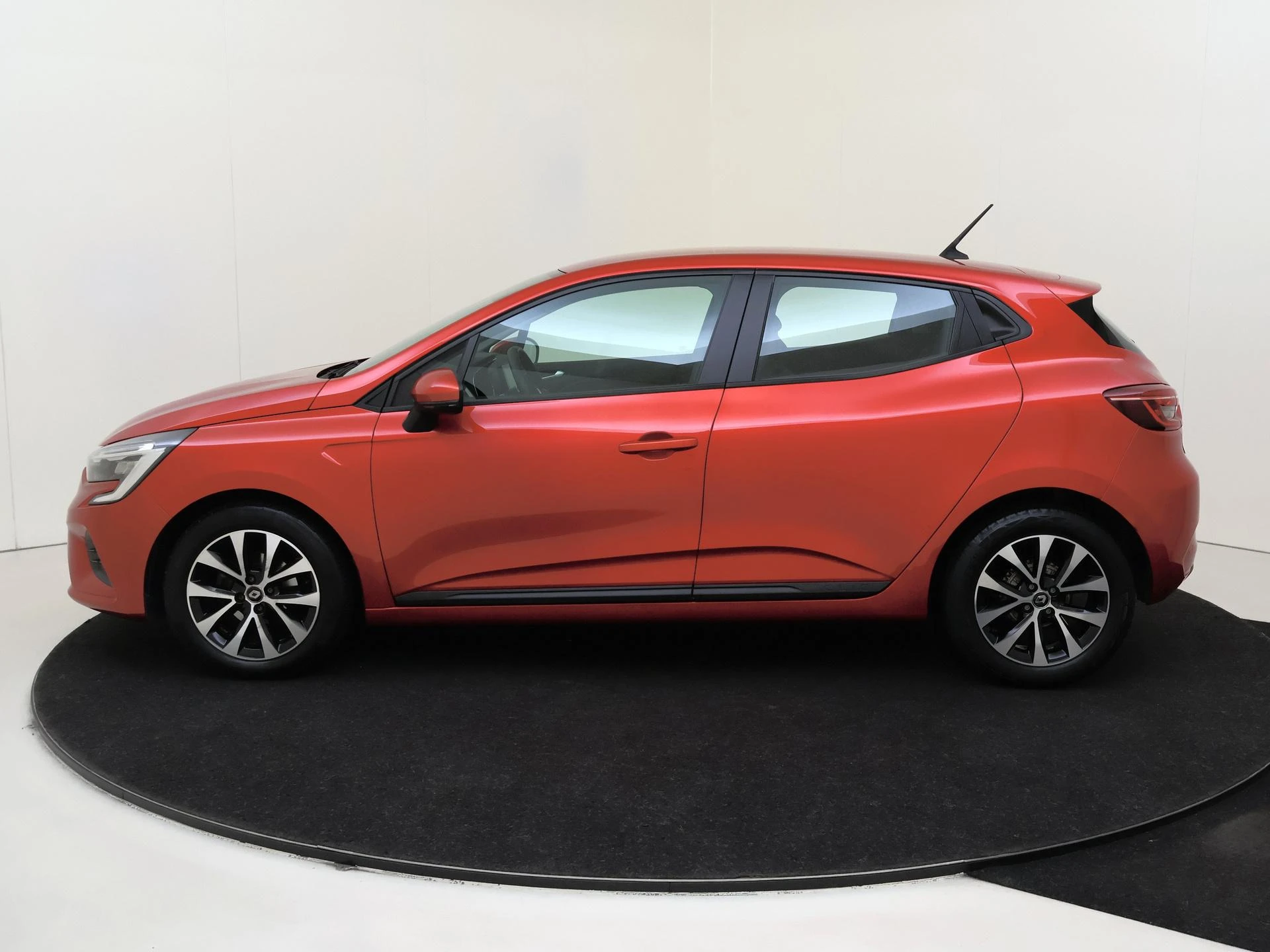 Renault-Clio-image-7