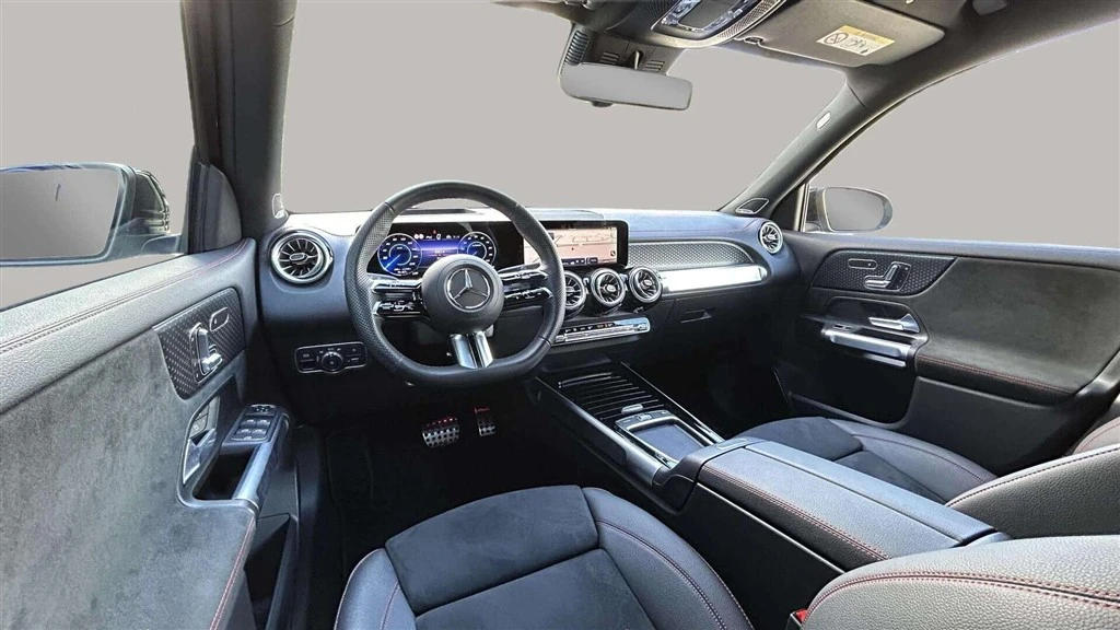 Mercedes-Benz-EQB-image-11