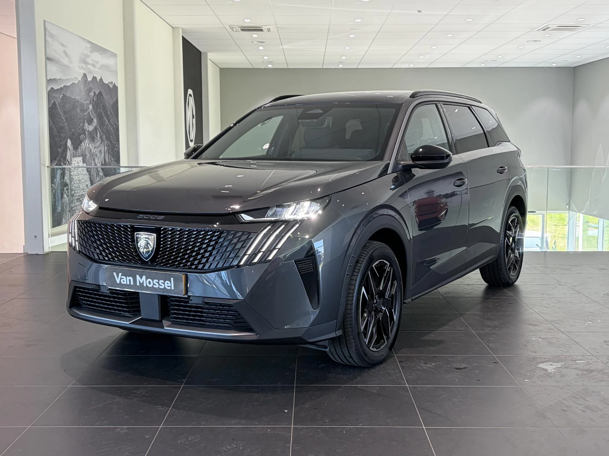 Peugeot-5008-image-1