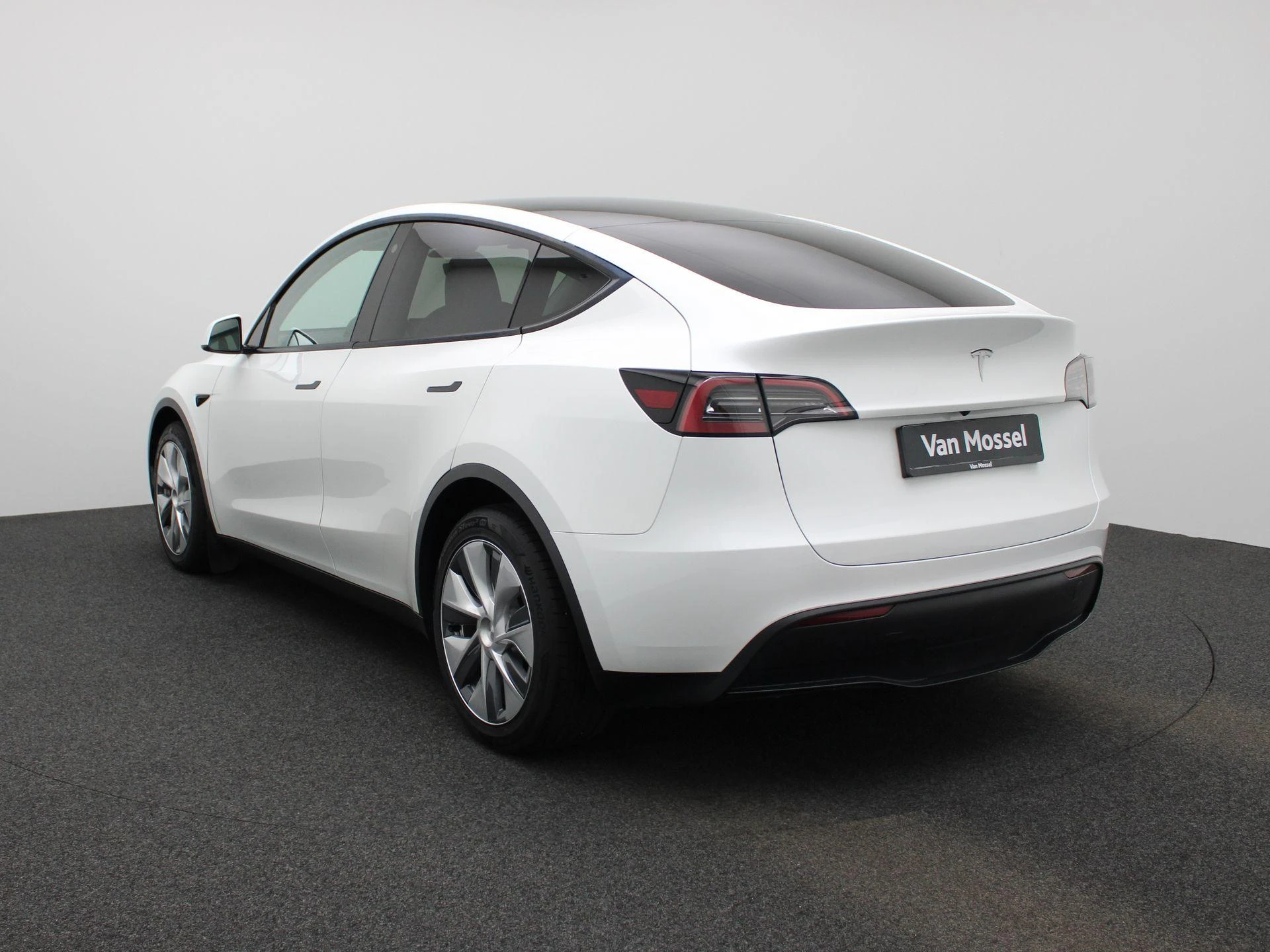 Tesla-Model Y-image-1