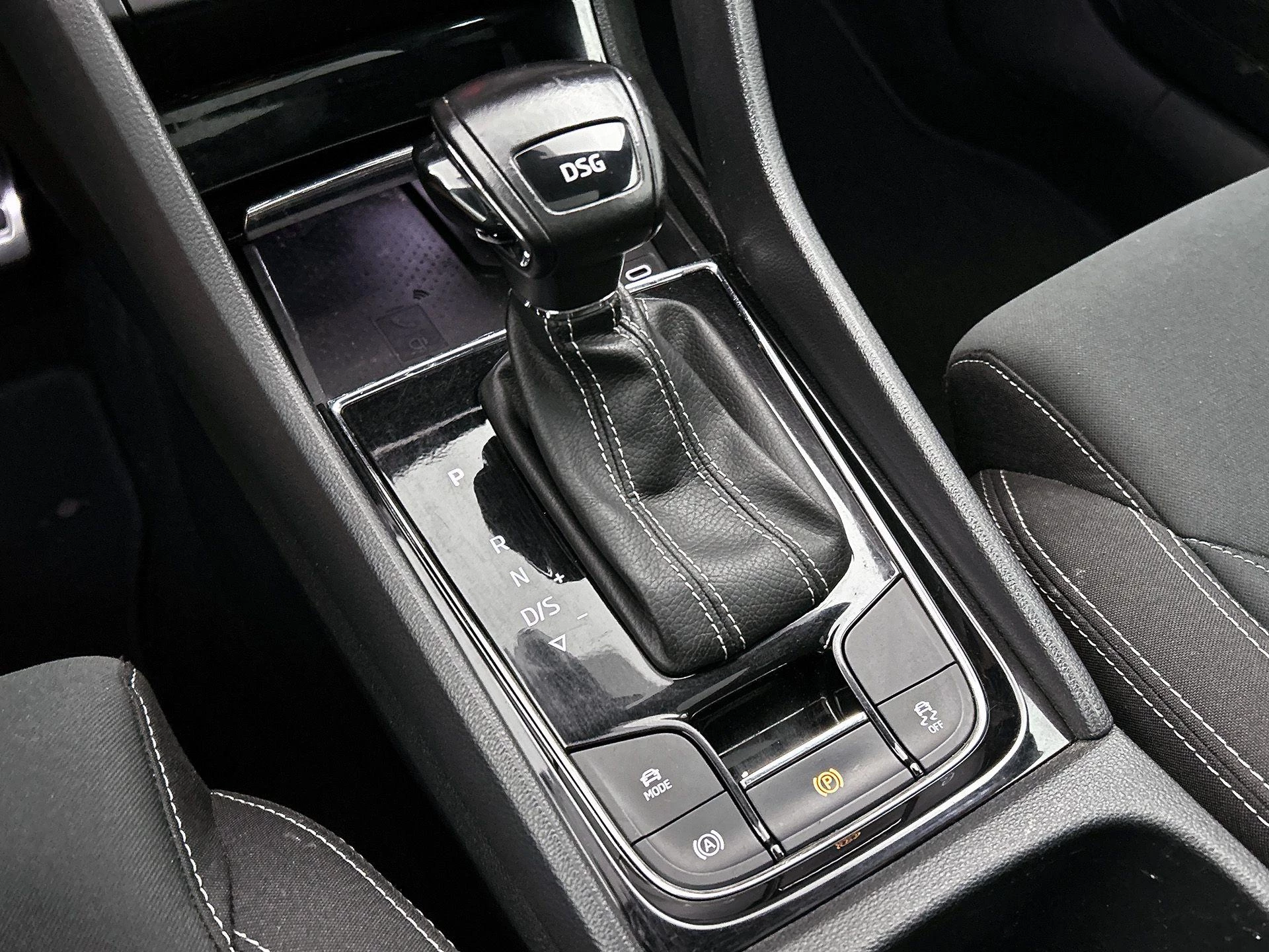 Škoda Karoq 1.5 TSI ACT Sportline Business