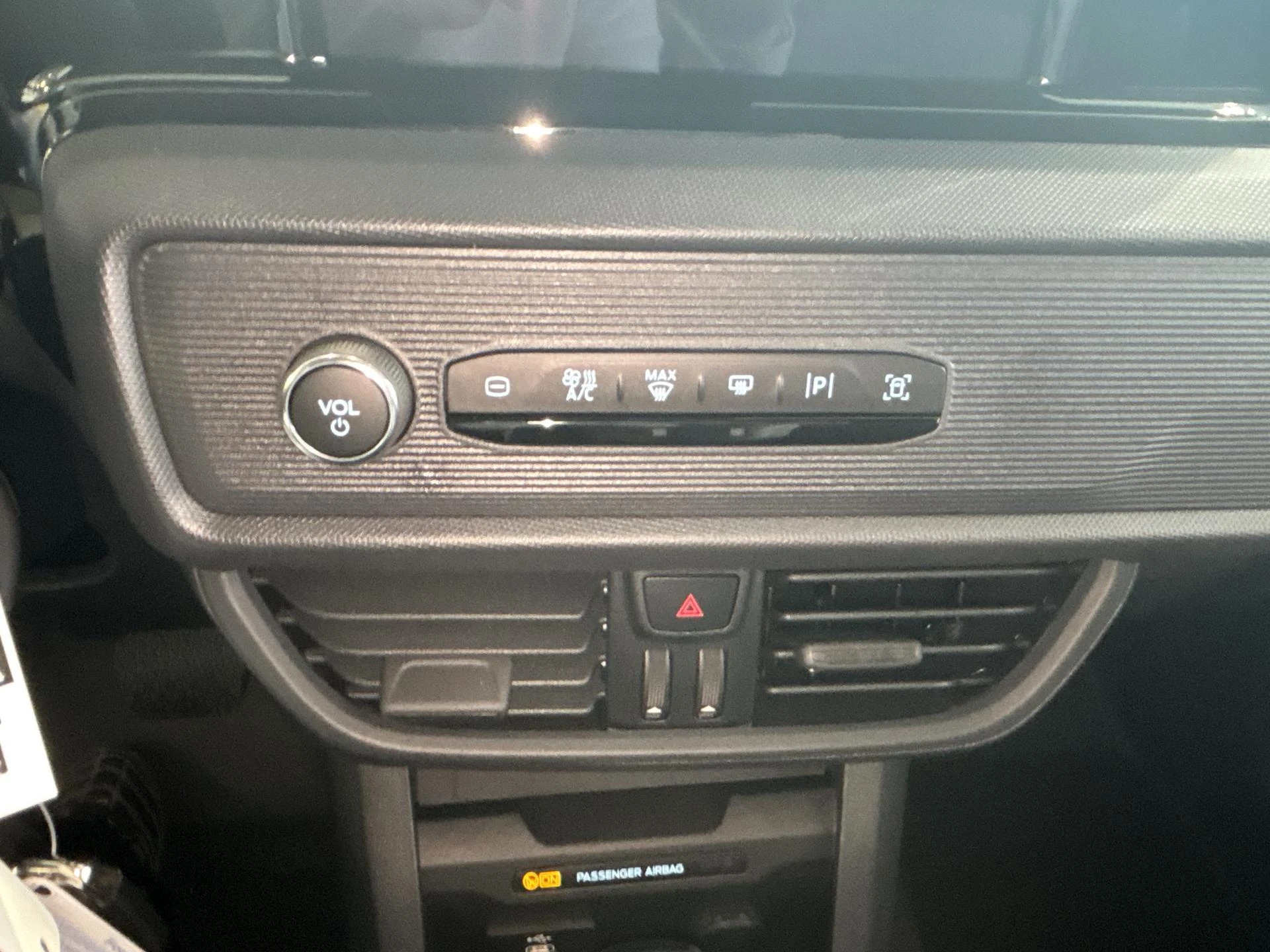 Ford-Transit Courier-image-12