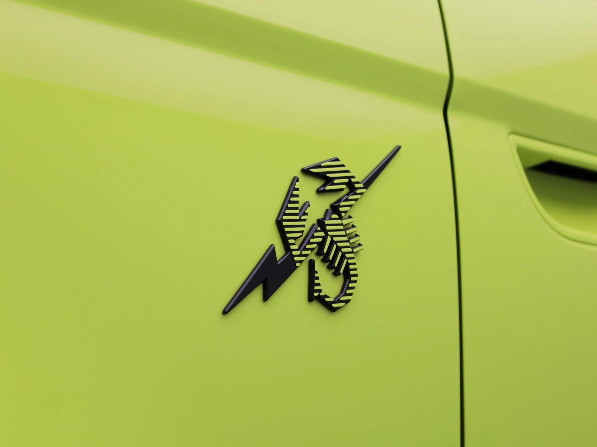 Abarth-500C-image-40