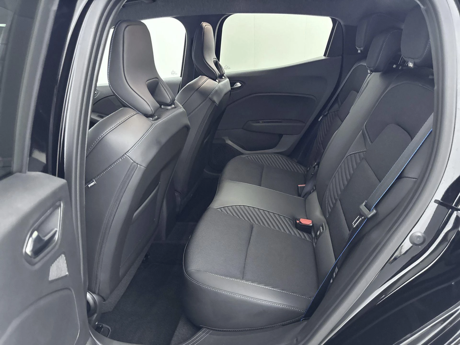 Renault-Clio-image-25