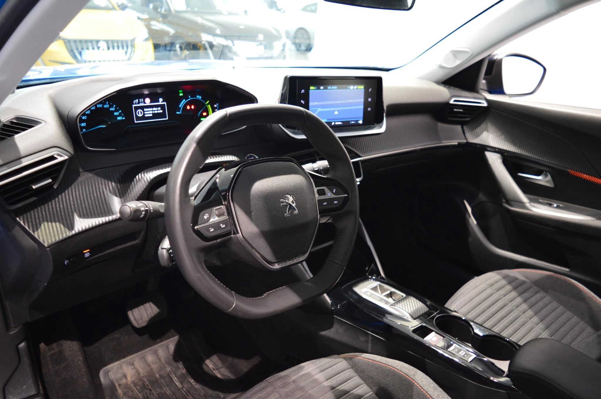 Peugeot-e-2008-image-4