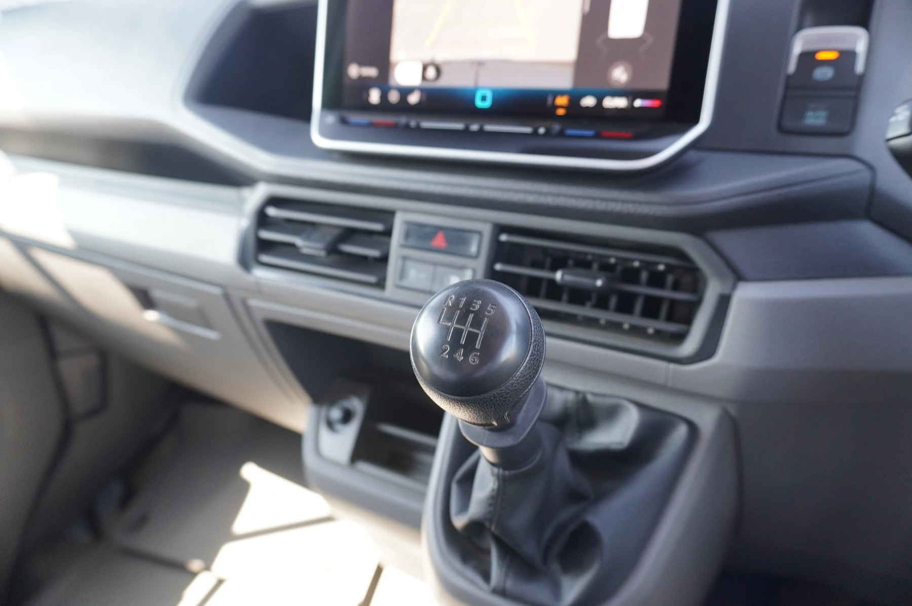 Volkswagen-Crafter-image-36