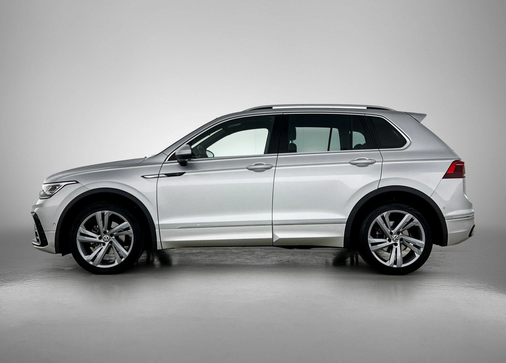 Volkswagen-Tiguan-image-1