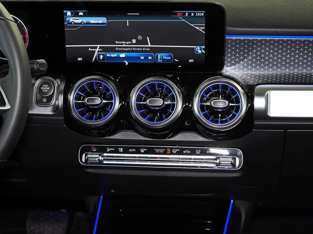 Mercedes-Benz-GLB 200 d-image-11