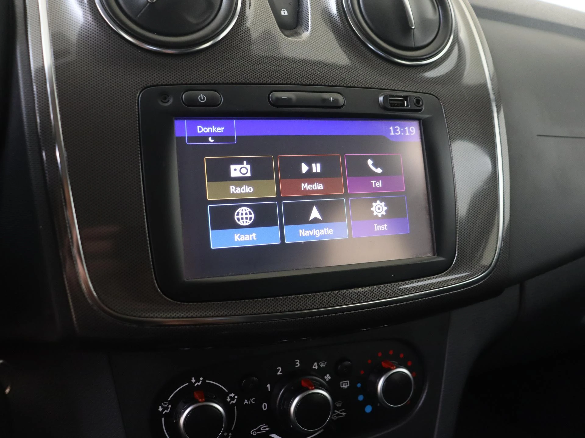 Dacia-Sandero Stepway-image-16