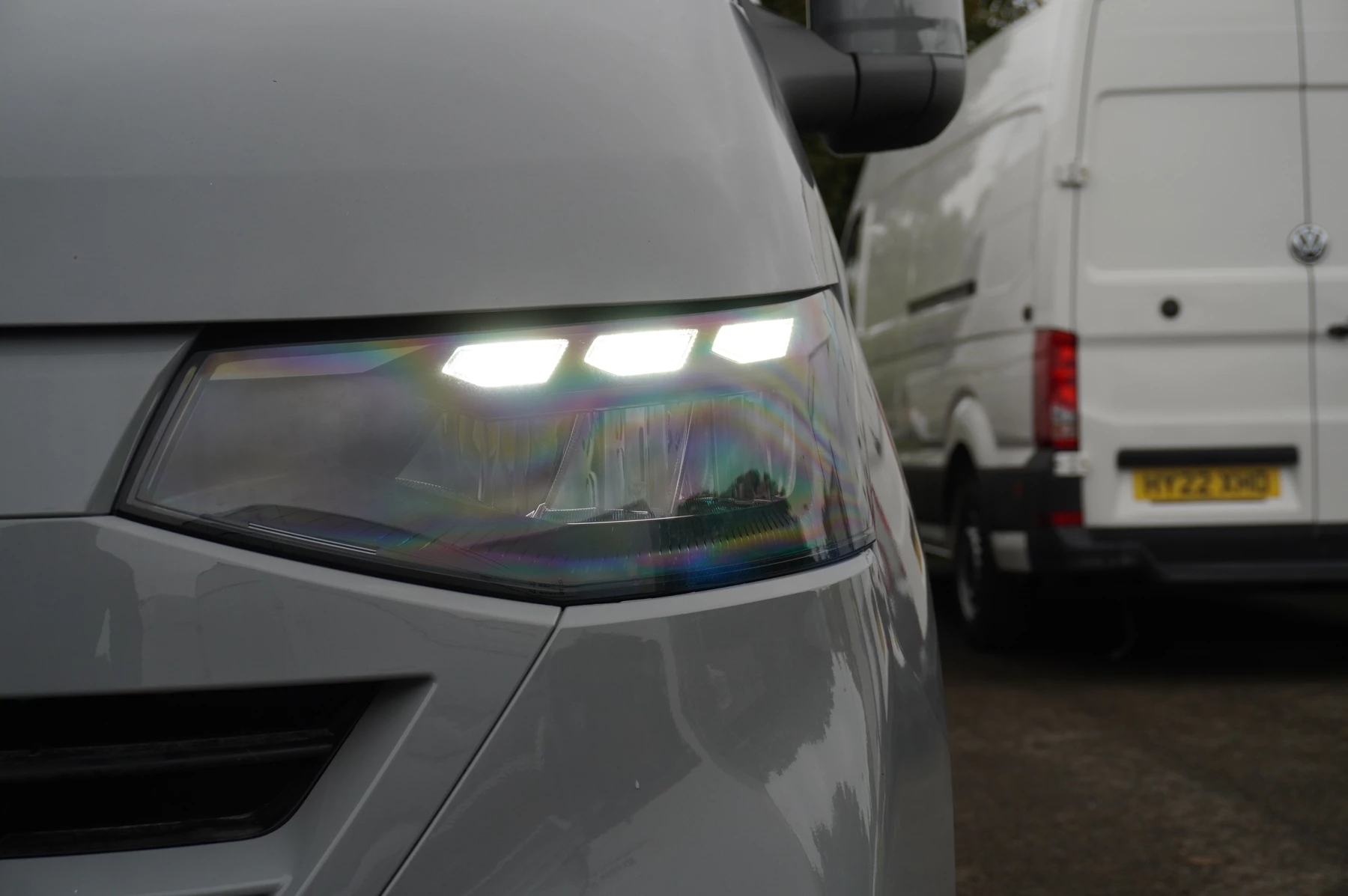 Volkswagen-Transporter-image-45