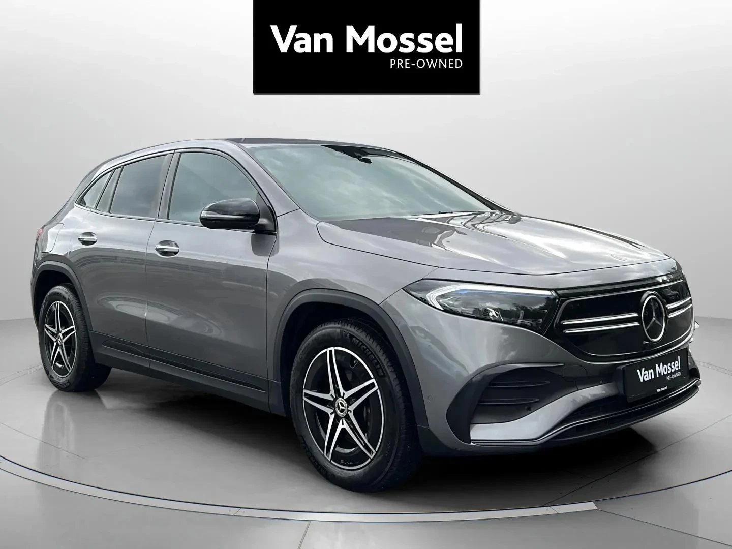 Mercedes-Benz-EQA-image-2