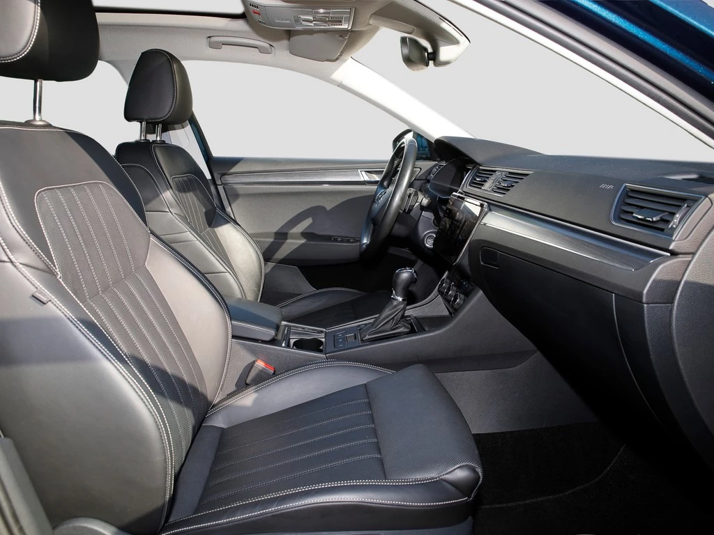 Škoda Superb Combi 2.0 TDI DSG Premium Edition