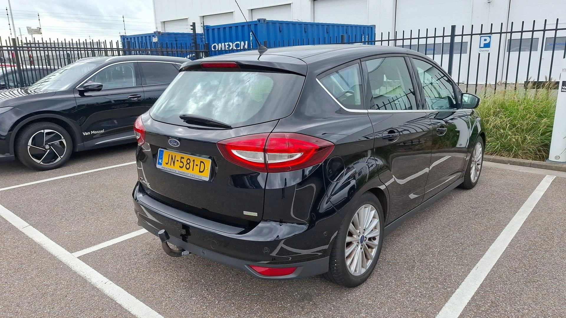 Ford-C-MAX-image-3