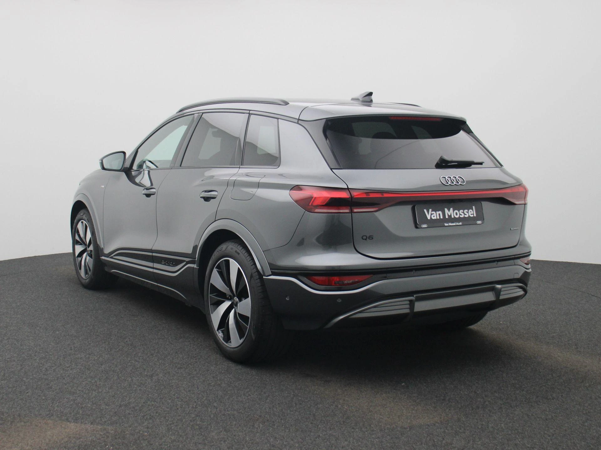 Audi-Q6 e-tron-image-2